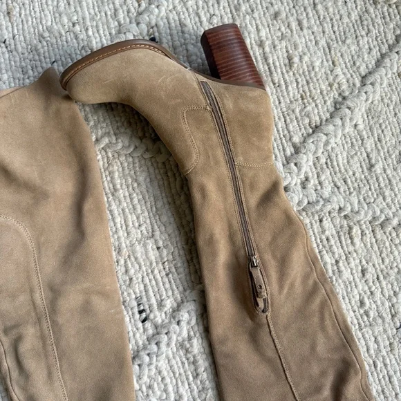 Kelsi Dagger Logan Fawn Over the Knee Boots - Size 7.5 - Picture 11 of 16